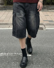 Load image into Gallery viewer, DWSE Pleat Cargo Bermuda Denim Pants Washed Black