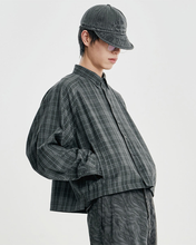 Load image into Gallery viewer, AJOBYAJO Cropped Sculpted Raglan Check Shirt Charcoal