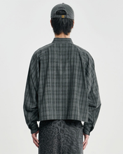 Load image into Gallery viewer, AJOBYAJO Cropped Sculpted Raglan Check Shirt Charcoal