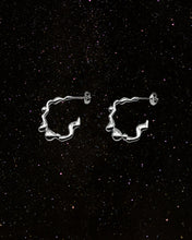 Load image into Gallery viewer, OOO Squiggle Earrings Silver