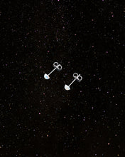 Load image into Gallery viewer, OOO Half Pearl Earrings