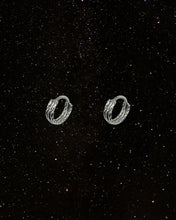 Load image into Gallery viewer, OOO Tri Loop SS Hoop Earrings Silver