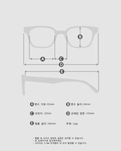 将图片加载到图库查看器,BLUE ELEPHANT Delma Sunglasses Black