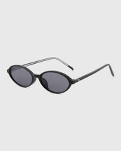 将图片加载到图库查看器,BLUE ELEPHANT Hug-S Sunglasses Black