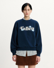 Load image into Gallery viewer, Fallett Mini Boucle Flower Sweatshirt Navy