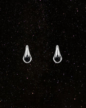 Load image into Gallery viewer, OOO Curve SS Earrings Silver