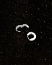 Load image into Gallery viewer, OOO Classic SS Hoop Earrings Matte Silver