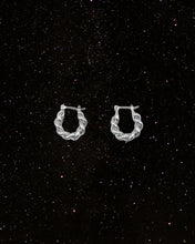 Load image into Gallery viewer, OOO Rope Hoop Earrings Silver