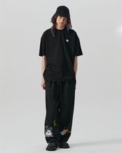 Load image into Gallery viewer, ILP Bonjour Dog Wappen T-Shirt Black