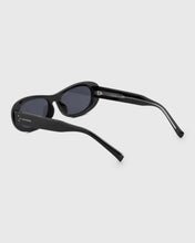 将图片加载到图库查看器,BLUE ELEPHANT Bonnie Sunglasses Black
