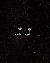 Load image into Gallery viewer, OOO Music Note SS Earrings Silver