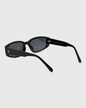 将图片加载到图库查看器,BLUE ELEPHANT Viro Sunglasses Black