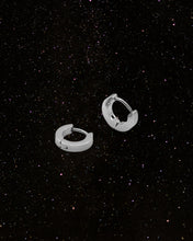 Load image into Gallery viewer, OOO Classic SS Hoop Earrings Matte Silver