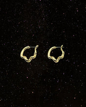 Load image into Gallery viewer, OOO Script Earrings Gold