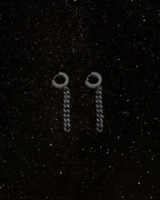 Load image into Gallery viewer, OOO Hoop Chain SS Earrings Black