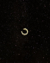 Load image into Gallery viewer, OOO Chain Earcuff Gold