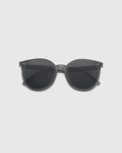 Load image into Gallery viewer, BLUE ELEPHANT Han Sunglasses Grey Crystal