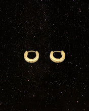 Load image into Gallery viewer, OOO Classic SS Hoop Earrings Gold