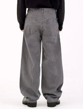 Load image into Gallery viewer, DWSE Balloon Fit Denim Pants Grey