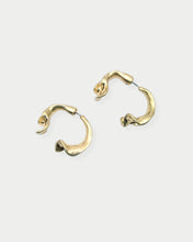 Load image into Gallery viewer, OOO Leaf Earrings Gold