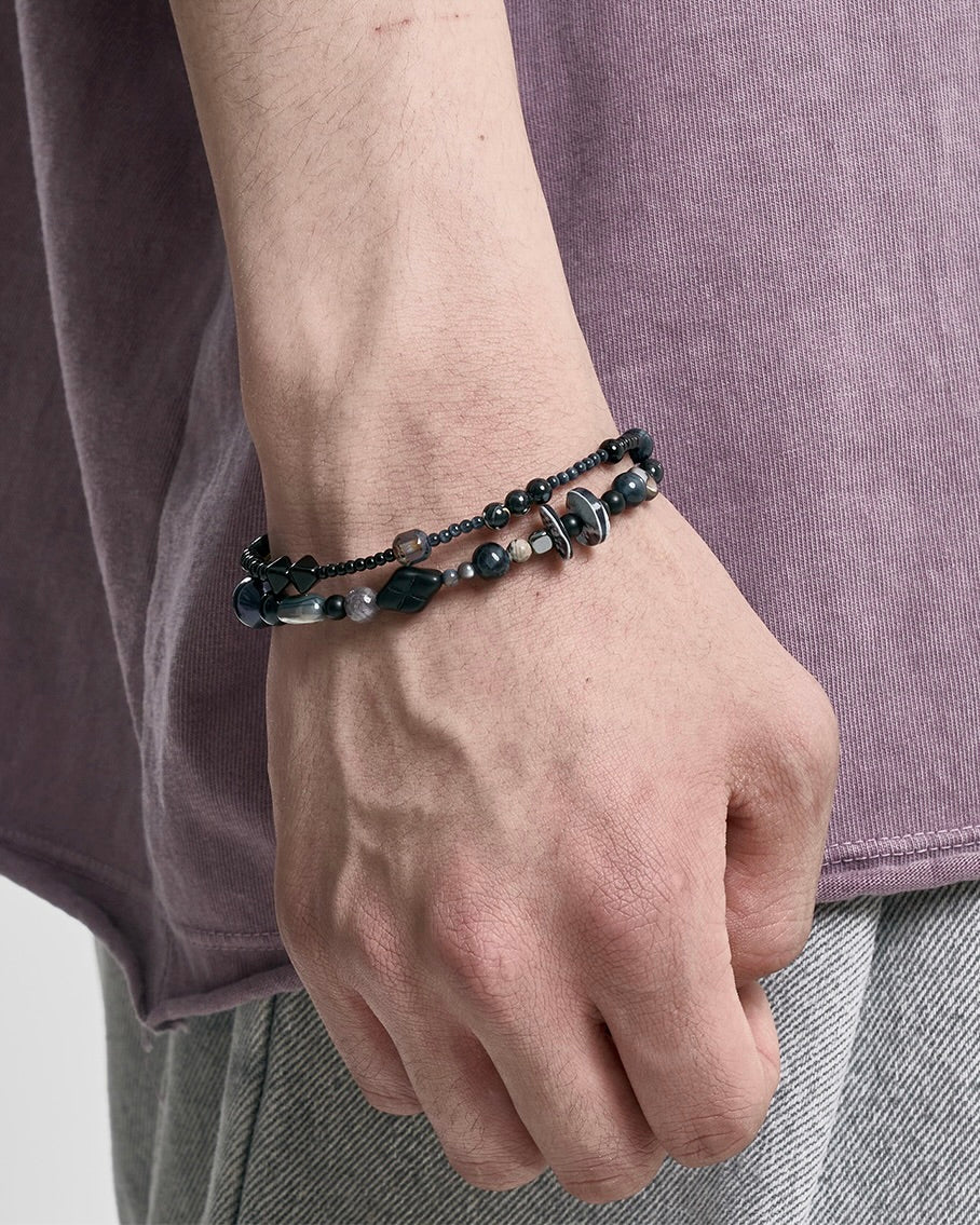 AJOBYAJO Black Light Beads Layered Bracelet Black – HYPNOTISE