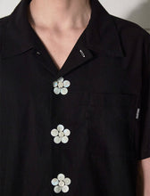 Load image into Gallery viewer, UNALLOYED Button Flower Half Shirt Black