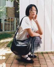 Load image into Gallery viewer, Fallett Half Moon Bag Black