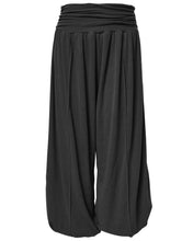 Load image into Gallery viewer, FLARE UP Wide Capri Pants Black