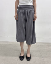 将图片加载到图库查看器,FLARE UP Wide Capri Pants Dark Gray