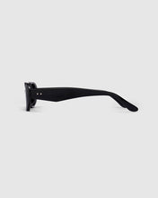Load image into Gallery viewer, BLUE ELEPHANT Latrix Sunglasses Black