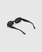 Load image into Gallery viewer, BLUE ELEPHANT Latrix Sunglasses Black