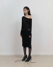 Load image into Gallery viewer, OJOS Curved Cut Layered Tee Black