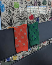 Load image into Gallery viewer, UNALLOYED Argyle Pattern Socks Green