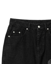 Load image into Gallery viewer, Adlielos A402 Fireball Leather Patch Flare Jeans Black