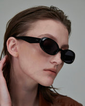 Load image into Gallery viewer, BLUE ELEPHANT Latrix Sunglasses Black