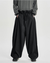 Load image into Gallery viewer, AJOBYAJO Cotton Twill One Tuck Pants Black
