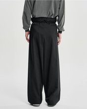 Load image into Gallery viewer, AJOBYAJO Cotton Twill One Tuck Pants Black
