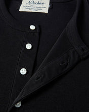 Load image into Gallery viewer, N. Archive Pearl Button Henley T-Shirt Black
