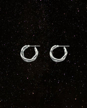 Load image into Gallery viewer, OOO Aion SS Hoop Earrings Silver
