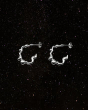 Load image into Gallery viewer, OOO Squiggle Earrings Silver

