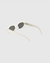 Load image into Gallery viewer, BLUE ELEPHANT Dind Sunglasses Ivory
