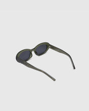 Load image into Gallery viewer, BLUE ELEPHANT Dind Sunglasses Khaki Crystal
