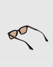 Load image into Gallery viewer, BLUE ELEPHANT Calla-S Sunglasses Black-Brown Tint
