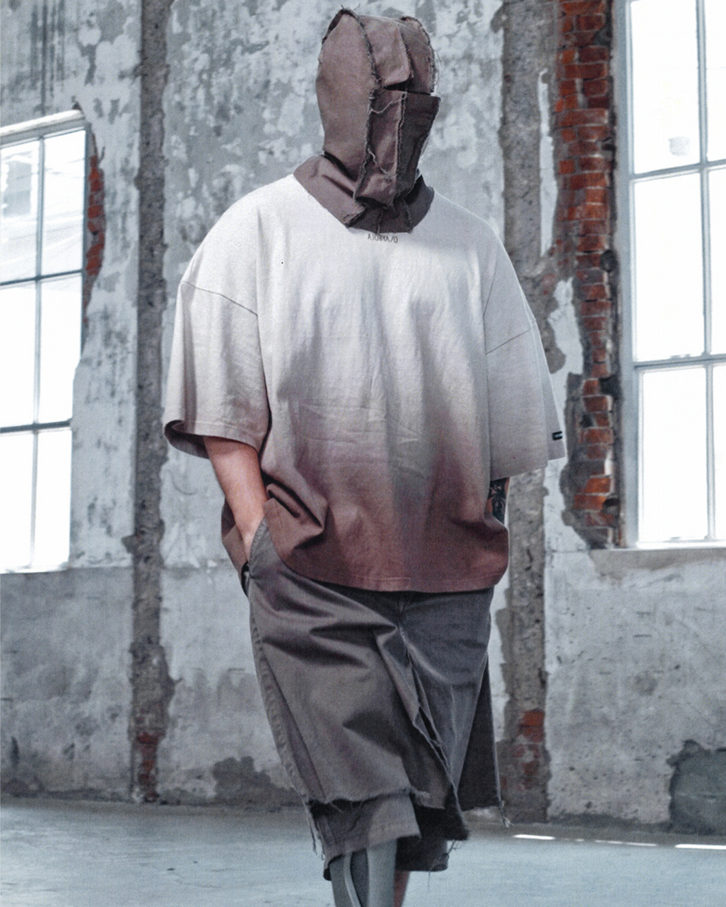AJOBYAJO Gradation Washed T-shirt Brown