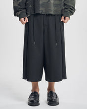 Load image into Gallery viewer, AJOBYAJO One Tuck Stripe Bermuda Shorts Black
