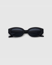 Load image into Gallery viewer, BLUE ELEPHANT Raffia Sunglasses Black
