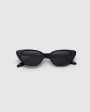 Load image into Gallery viewer, BLUE ELEPHANT Roan Sunglasses Black
