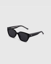 Load image into Gallery viewer, BLUE ELEPHANT Bion Sunglasses Black
