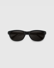 Load image into Gallery viewer, BLUE ELEPHANT Hoen Sunglasses Black
