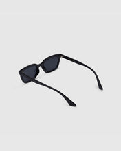 Load image into Gallery viewer, BLUE ELEPHANT Capella Sunglasses Black
